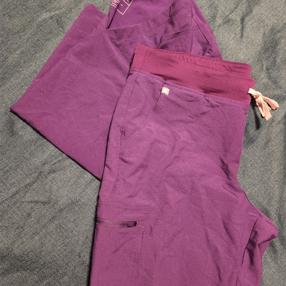 Ultra Violet Figs Scrub Set